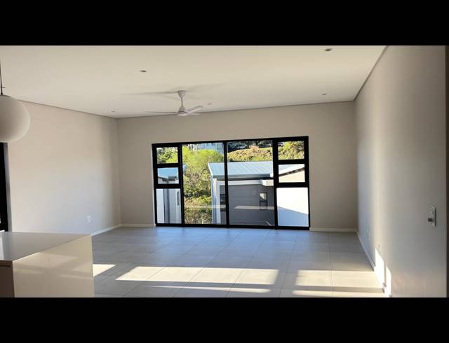 3 BEDROOM TOWNHOUSE FOR SALE IN PALM LAKES ESTATE